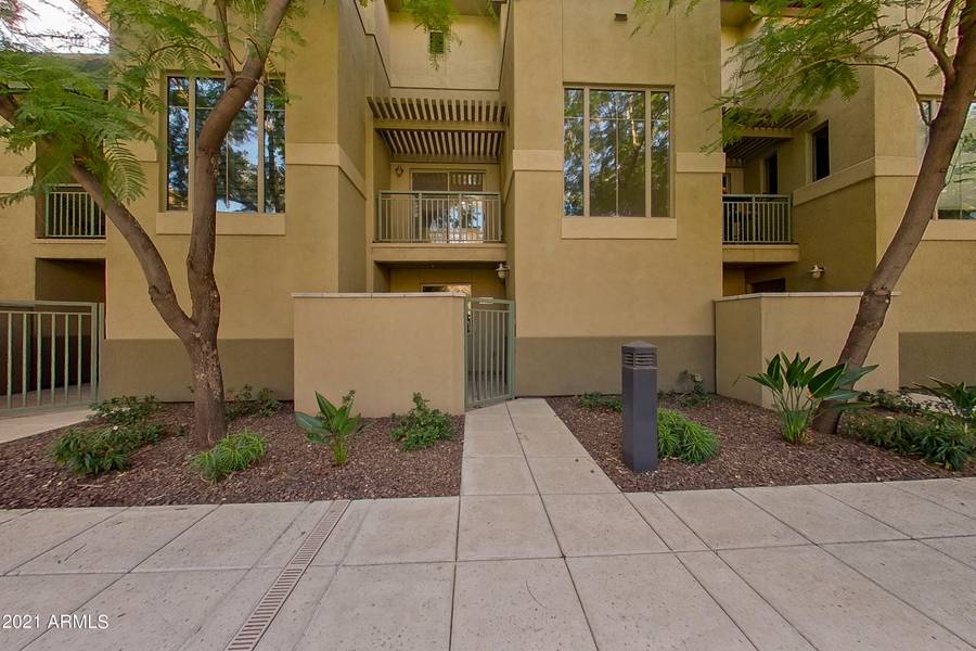 815 E ROSE Lane #113, Phoenix, AZ 85014