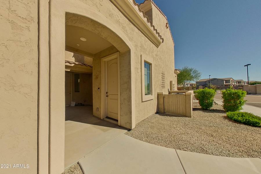 900 S CANAL Drive #208, Chandler, AZ 85225