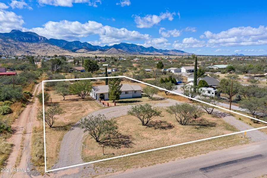 6936 S JAXEL Road, Hereford, AZ 85615