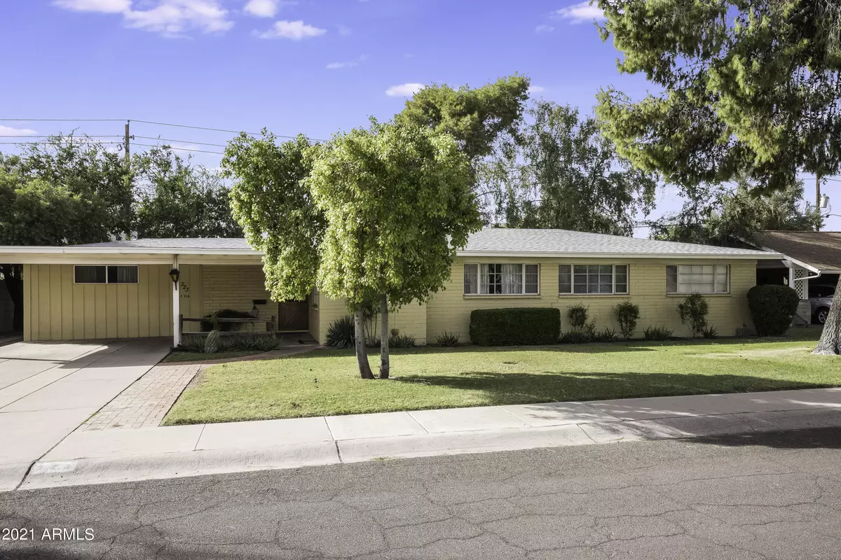 Phoenix, AZ 85012,323 E ELM Street