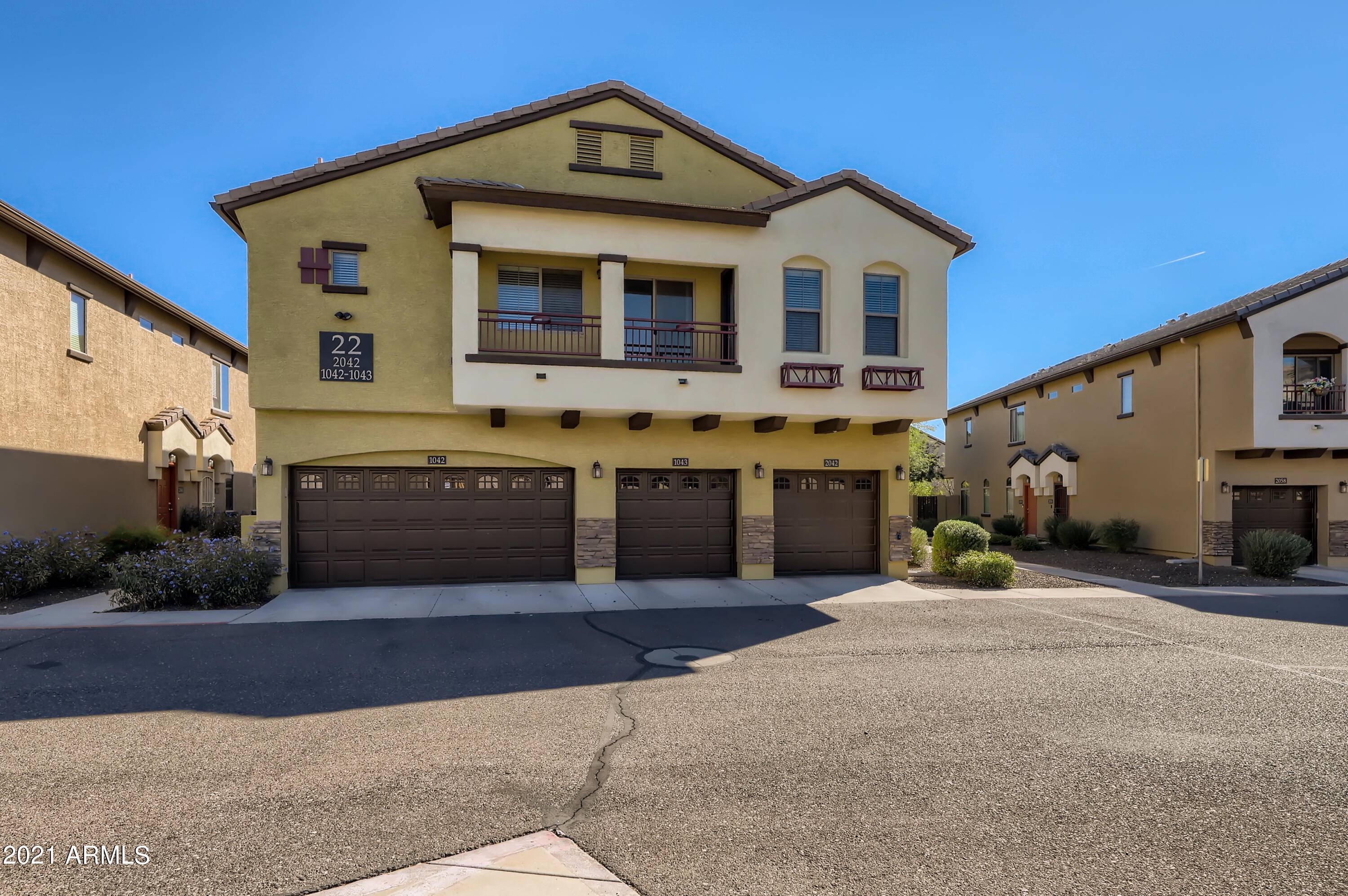 Phoenix, AZ 85024,2725 E MINE CREEK Road #2042