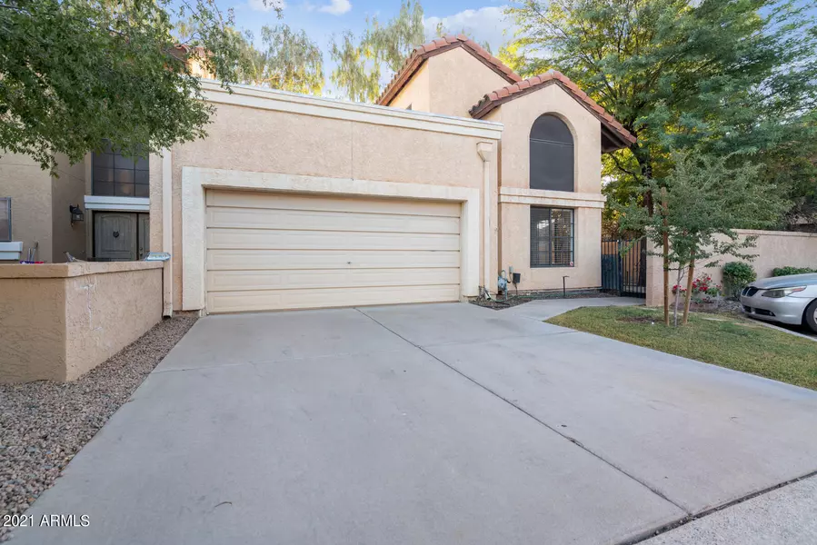 2033 N SUNSET Drive, Chandler, AZ 85225