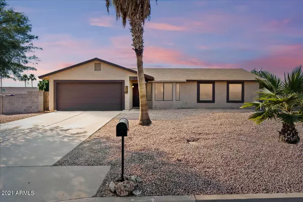 558 S MOUNTAIN Road, Mesa, AZ 85208