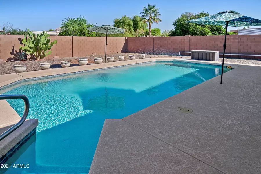 9512 W GLEN OAKS Circle, Sun City, AZ 85351