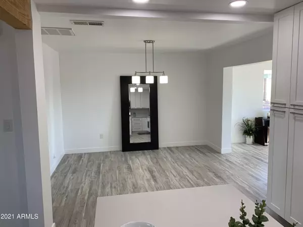 Phoenix, AZ 85016,6803 N 17TH Street