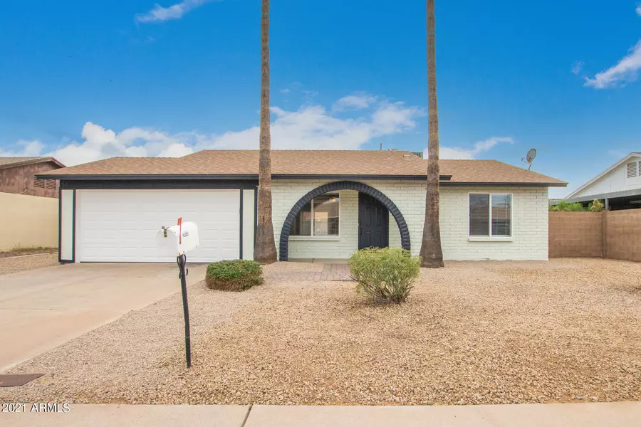 2833 W MICHELLE Drive, Phoenix, AZ 85053