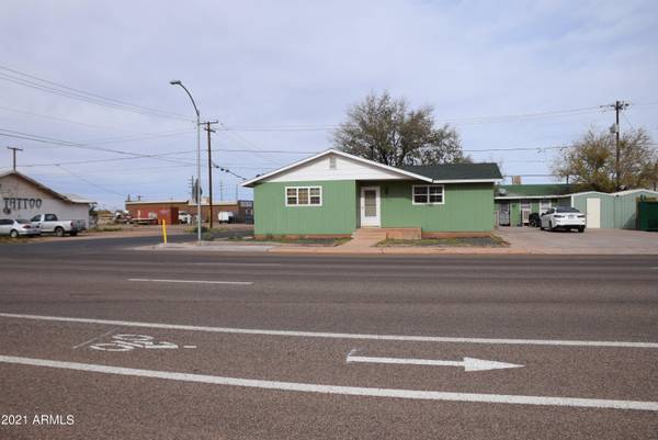 Winslow, AZ 86047,902 E 2nd Street