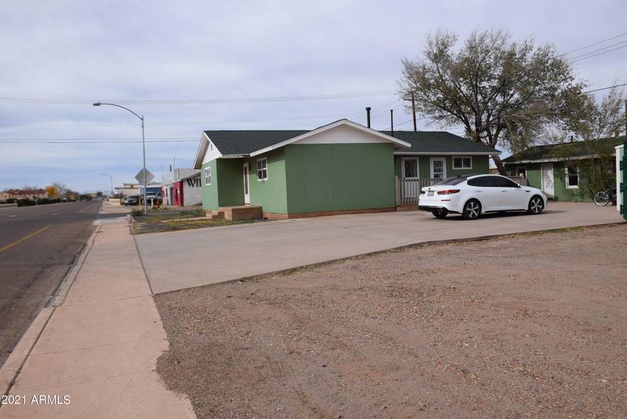 902 E 2nd Street, Winslow, AZ 86047