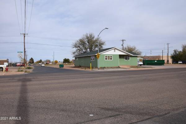 Winslow, AZ 86047,902 E 2nd Street