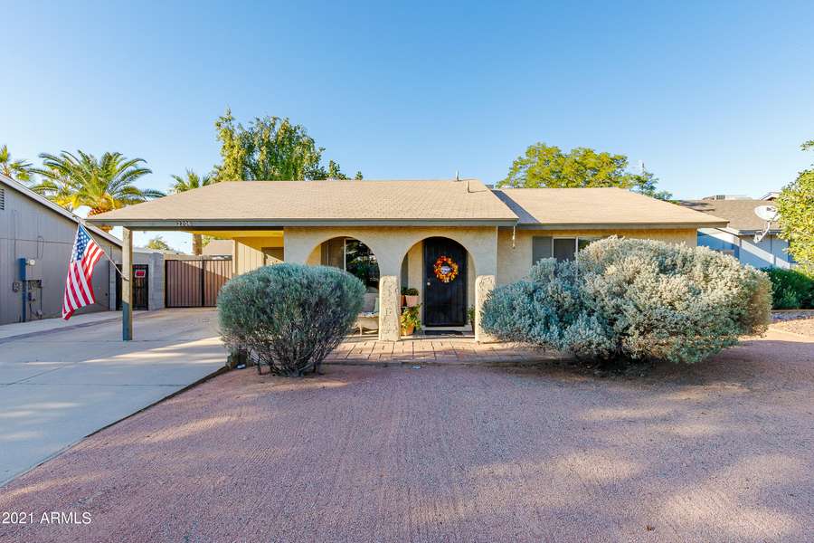 2206 W Silvergate Drive, Chandler, AZ 85224