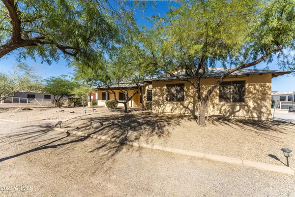 San Tan Valley, AZ 85143,522 W MOON DUST Trail