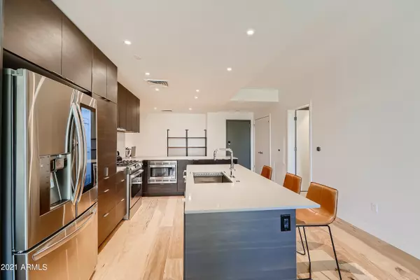 Phoenix, AZ 85016,2300 E CAMPBELL Avenue #221