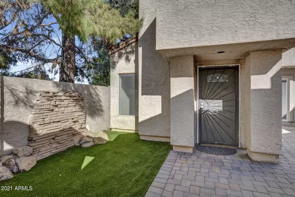 Phoenix, AZ 85032,3212 E KELTON Lane #101