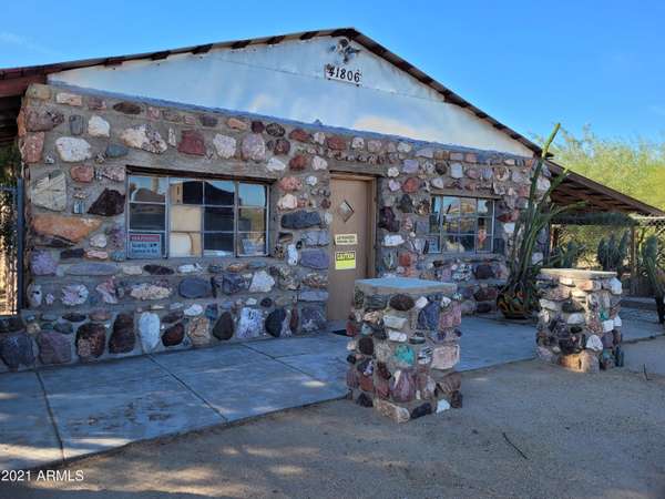 Morristown, AZ 85342,41806 N US HWY 60 89 --