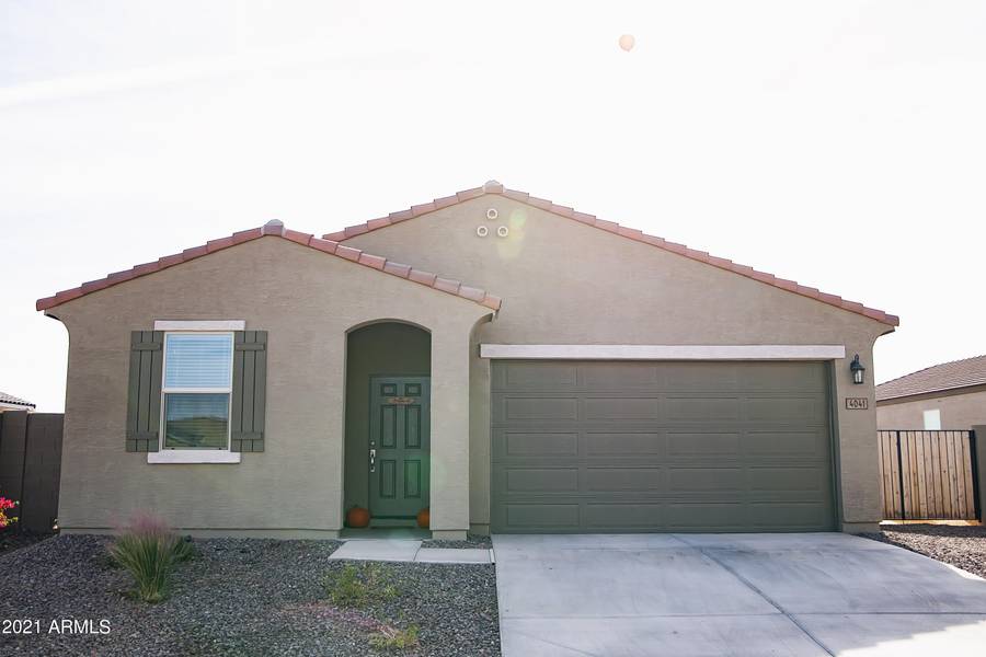 4041 E Losino Avenue, San Tan Valley, AZ 85140