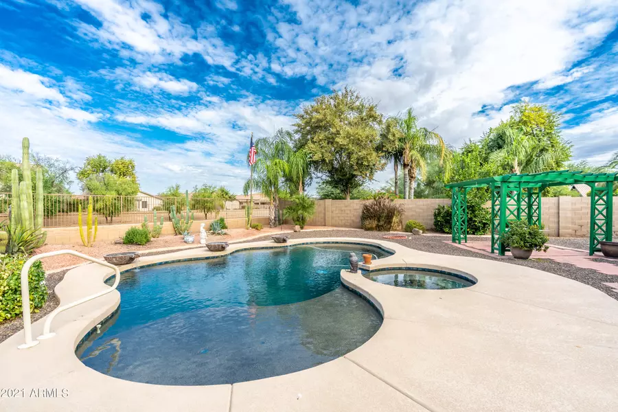 35324 N BELGIAN BLUE Court, San Tan Valley, AZ 85143