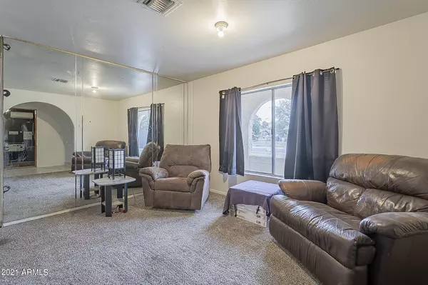 Phoenix, AZ 85033,4230 N 77TH Avenue