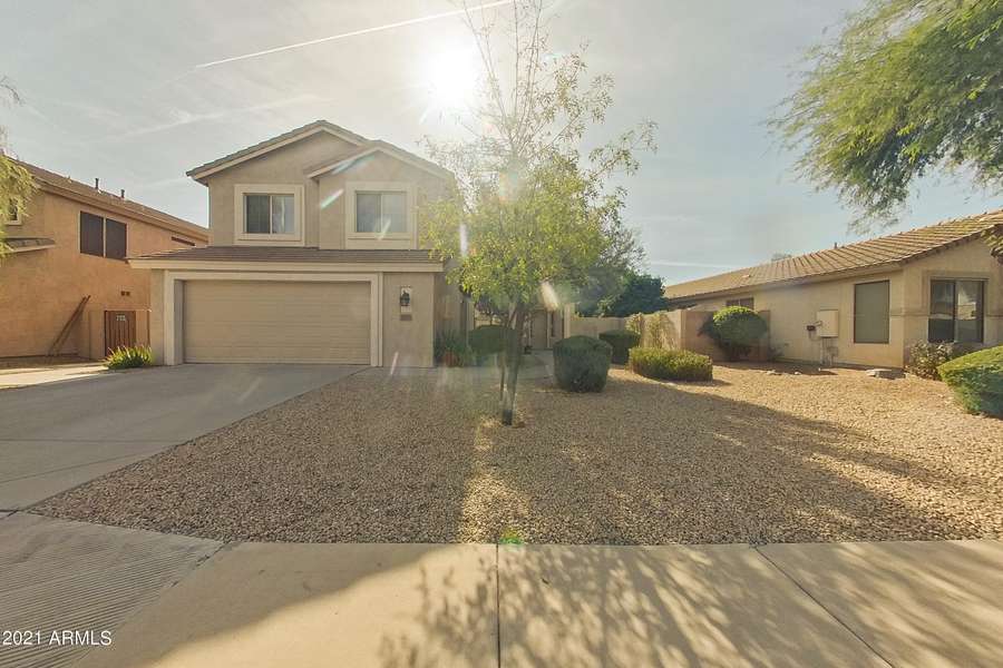 2211 E AUGUSTA Avenue, Chandler, AZ 85249