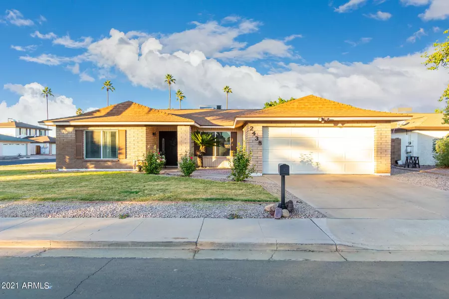 2438 W NOPAL Avenue, Mesa, AZ 85202