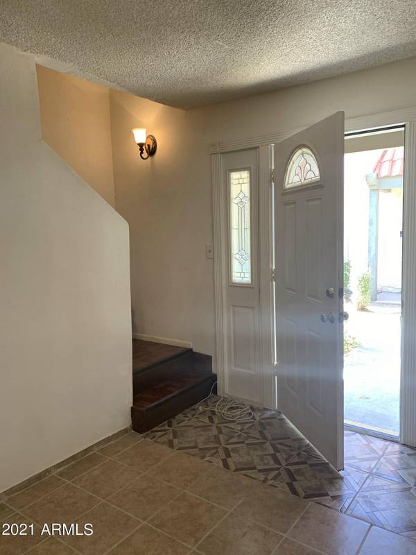 Glendale, AZ 85302,5906 W GOLDEN Lane