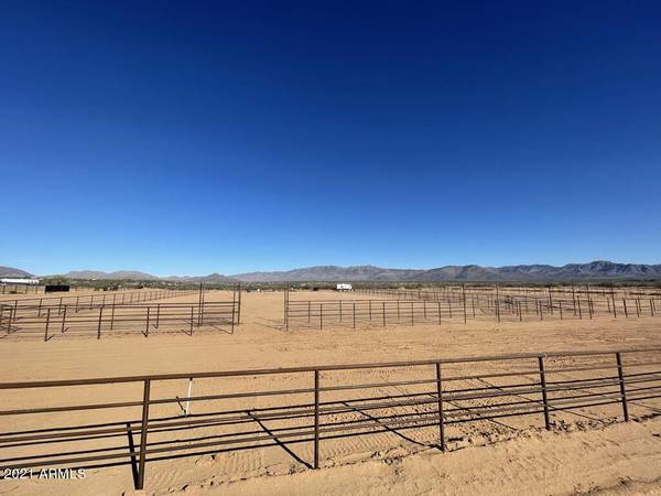 Congress, AZ 85332,3 Padlock Rd -- #-