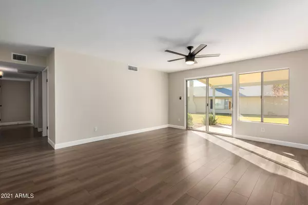 Phoenix, AZ 85044,11671 S JOKAKE Street