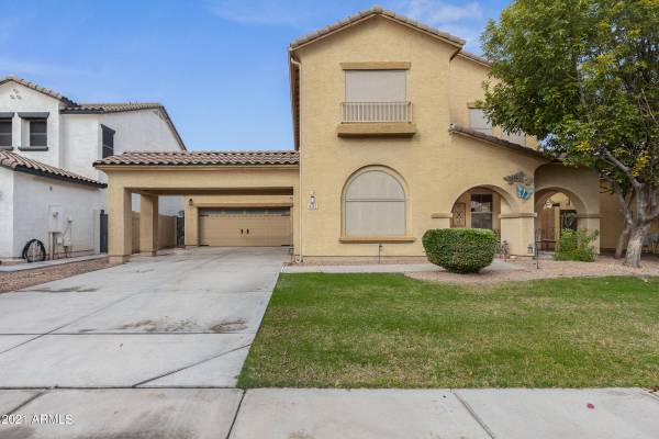 4242 E Del Rio Drive, San Tan Valley, AZ 85140