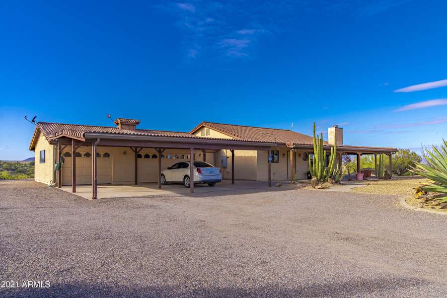 1310 Mountain Ridge Drive, Wickenburg, AZ 85390