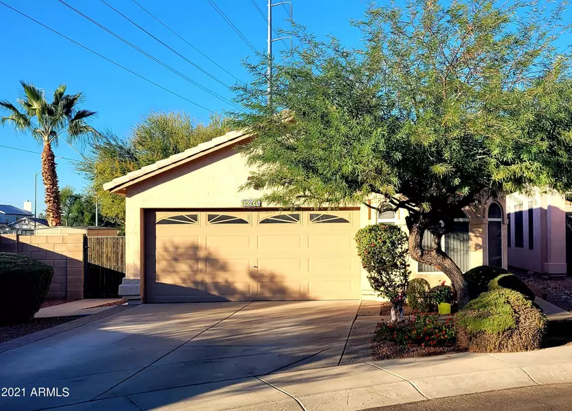 3204 E KERRY Lane, Phoenix, AZ 85050