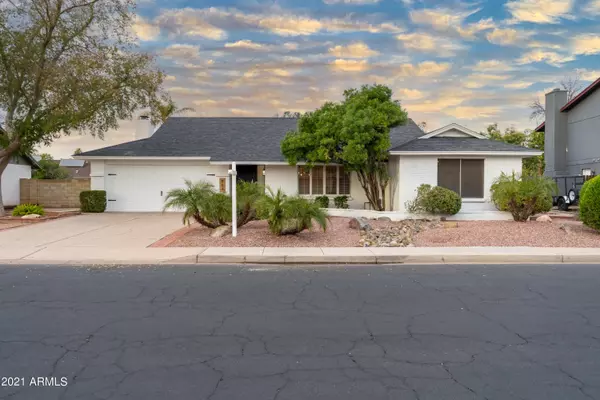 864 W MONTE Avenue, Mesa, AZ 85210