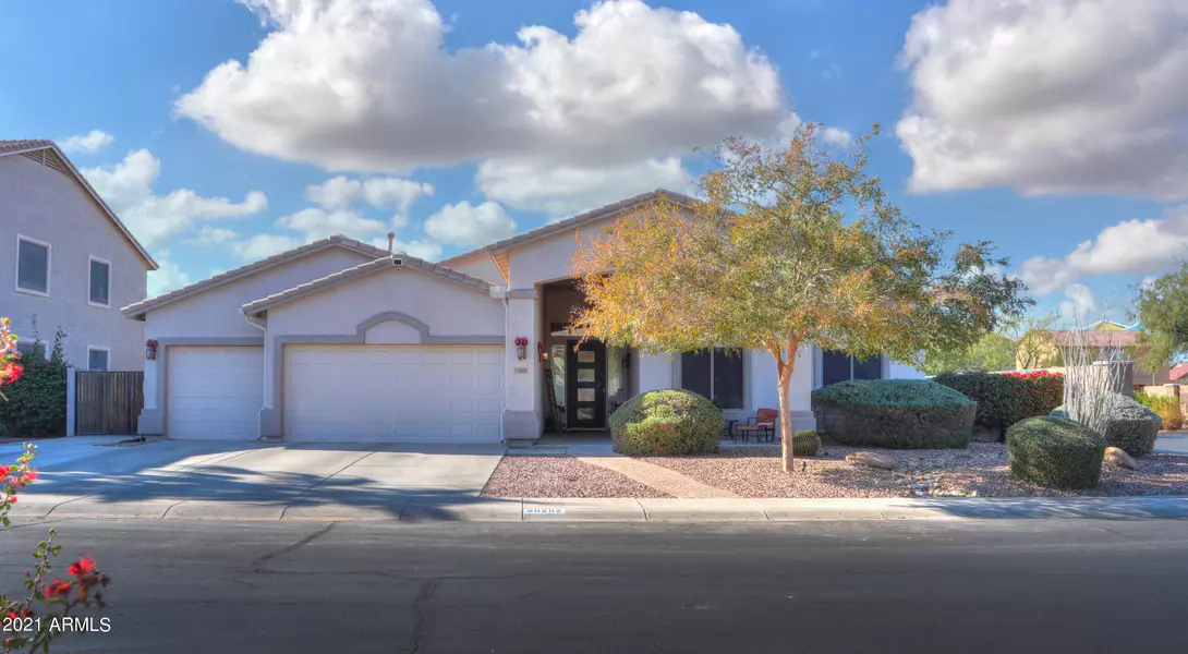 20252 N MADISON Drive, Maricopa, AZ 85138