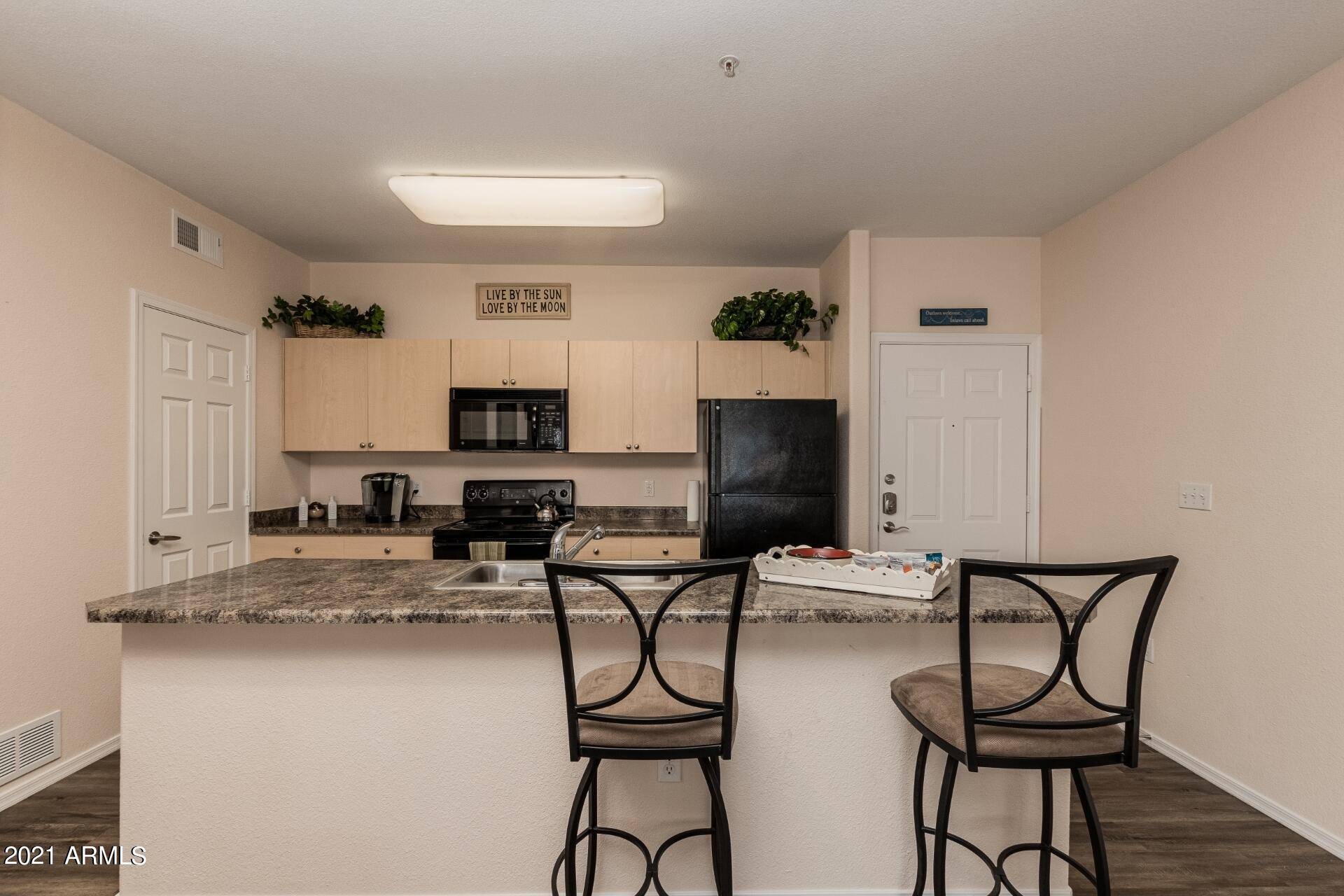 Phoenix, AZ 85032,18416 N CAVE CREEK Road #2019