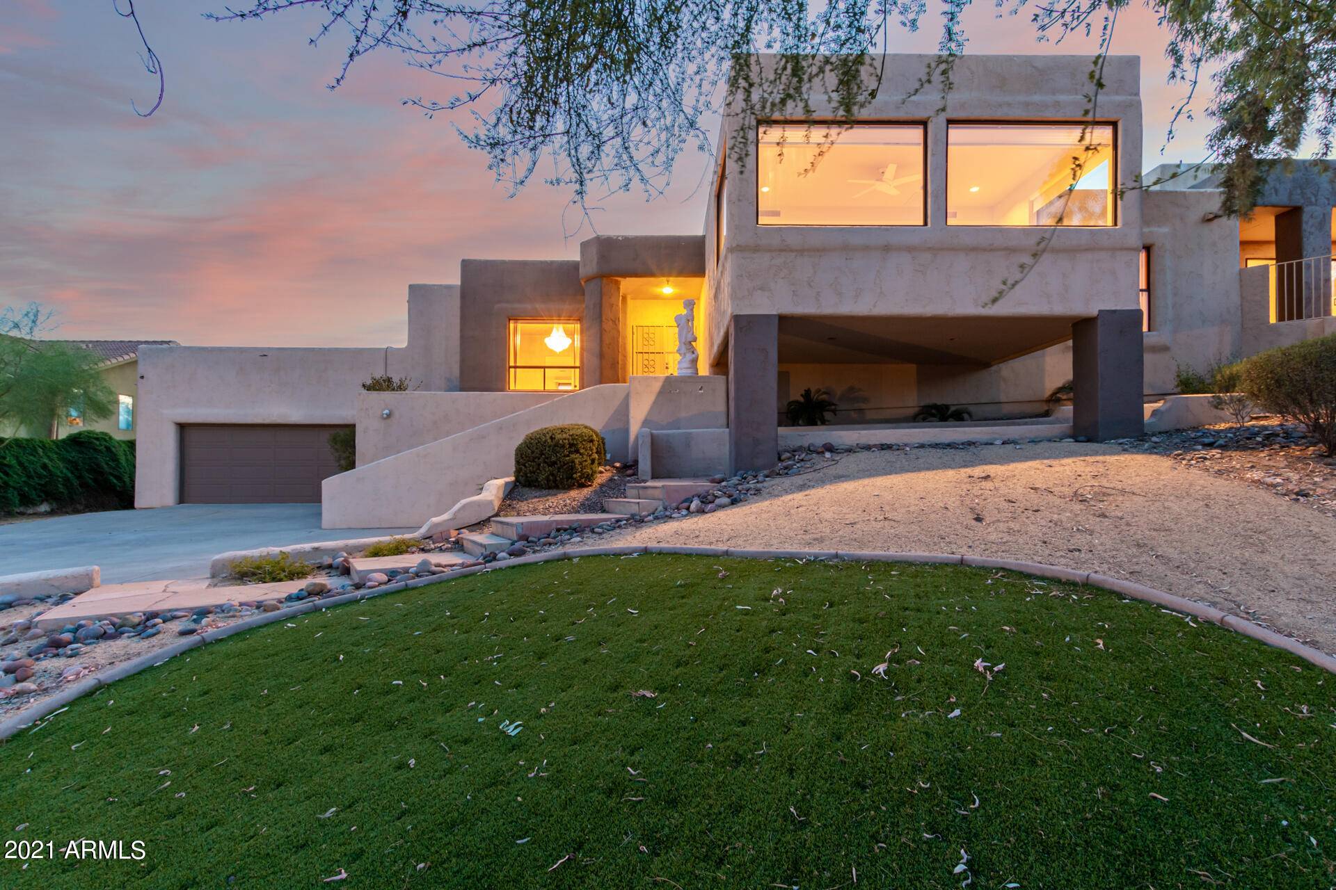 Phoenix, AZ 85022,1911 E HILLERY Drive