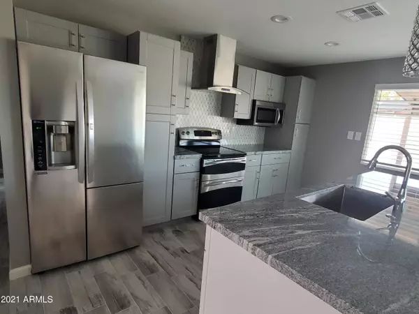 Phoenix, AZ 85032,4034 E Willow Avenue
