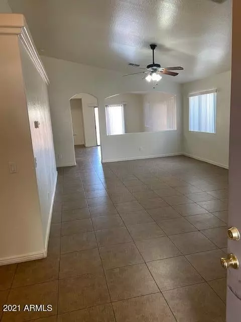 Tolleson, AZ 85353,8506 W PIONEER Street