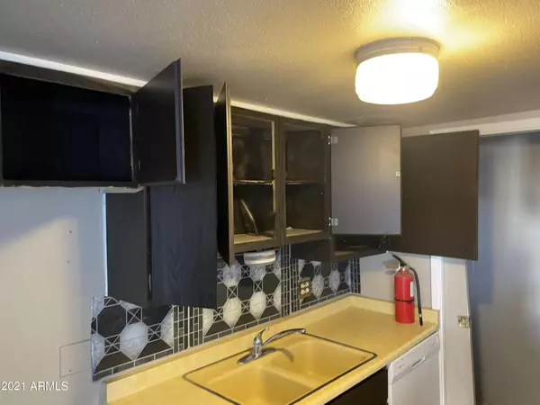 Phoenix, AZ 85008,1221 N 47TH Place