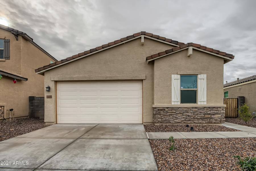 423 W TENIA Trail, San Tan Valley, AZ 85140