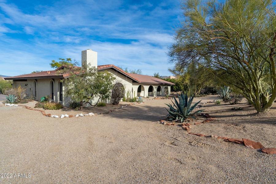 9038 E LAZYWOOD Place, Carefree, AZ 85377