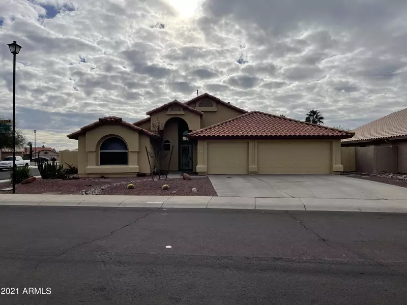 7911 W ADOBE Drive, Glendale, AZ 85308