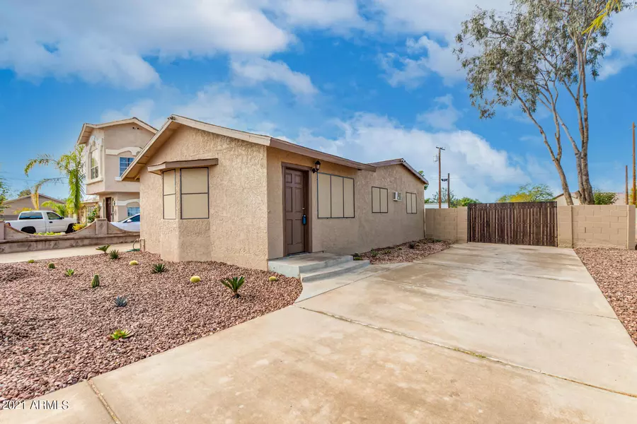 305 E 3RD Avenue E, Buckeye, AZ 85326