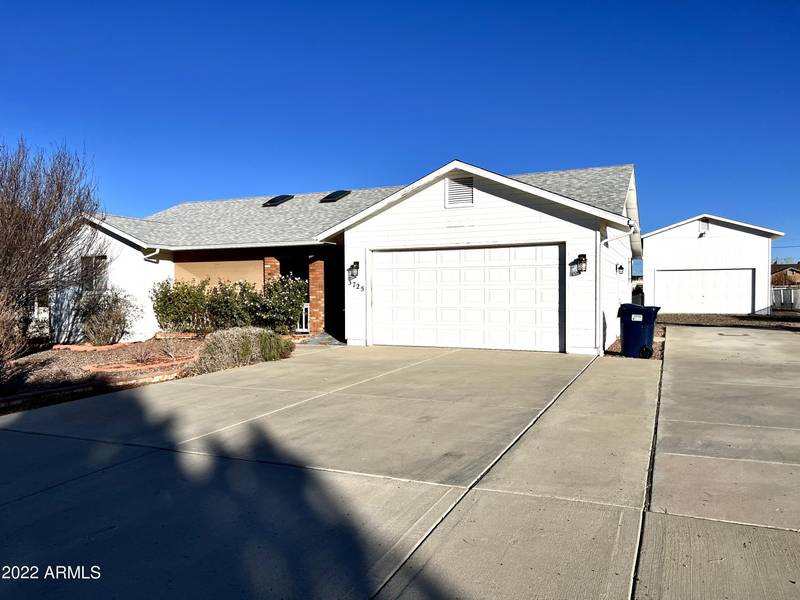 3725 N MOUNTAIN VIEW Drive, Prescott Valley, AZ 86314