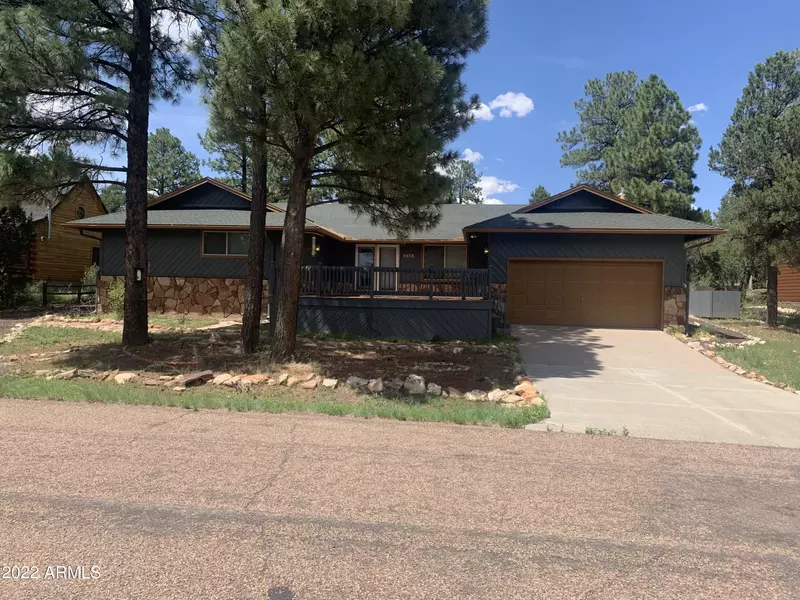 2232 FAIRWAY Drive, Overgaard, AZ 85933