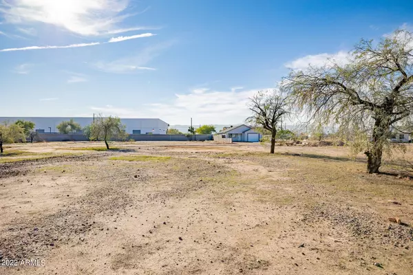 Phoenix, AZ 85040,2829 E PUEBLO Avenue #-