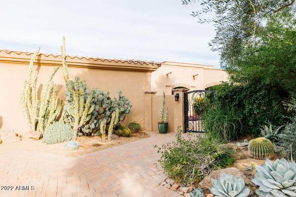 Paradise Valley, AZ 85253,5740 E DOUBLETREE RANCH Road