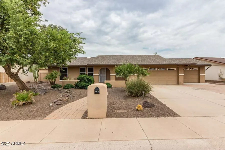 4014 W VOLTAIRE Avenue, Phoenix, AZ 85029