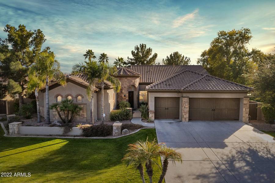 635 E COUNTY DOWN Drive, Chandler, AZ 85249