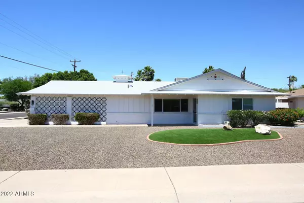 8302 E CHEERY LYNN Road, Scottsdale, AZ 85251