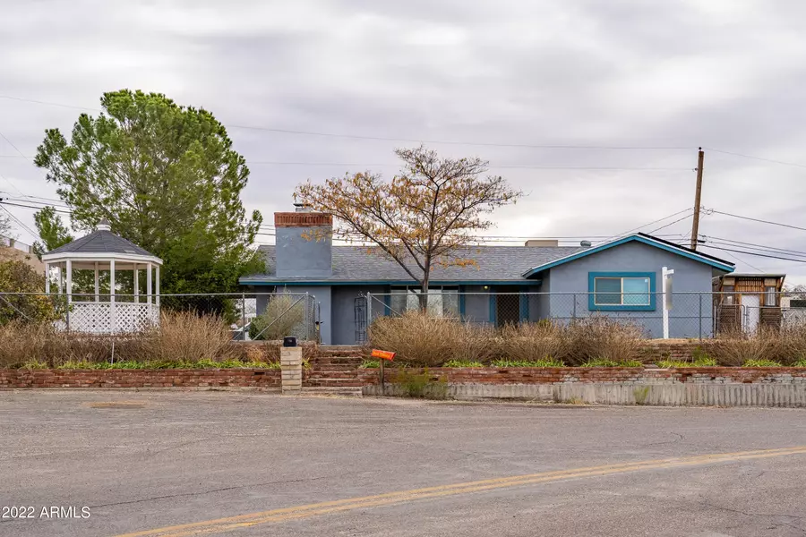 716 E SKYLINE Drive, Globe, AZ 85501