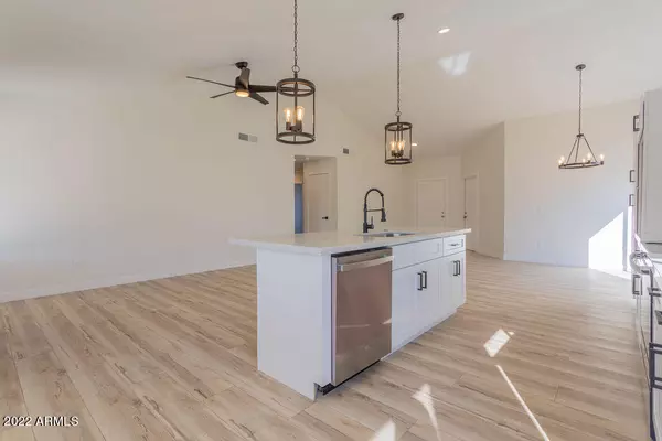 Phoenix, AZ 85032,4315 E VISTA Drive