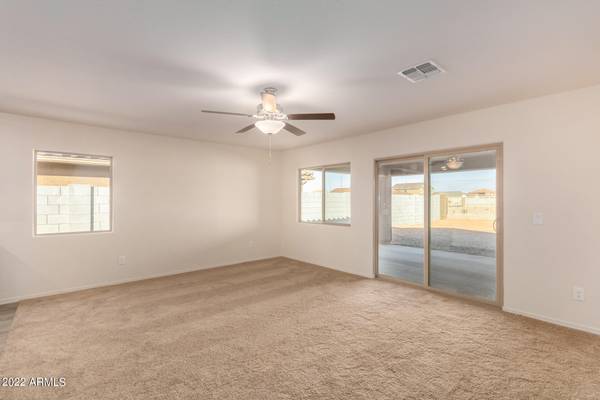 Casa Grande, AZ 85122,1528 E INOUYE Drive